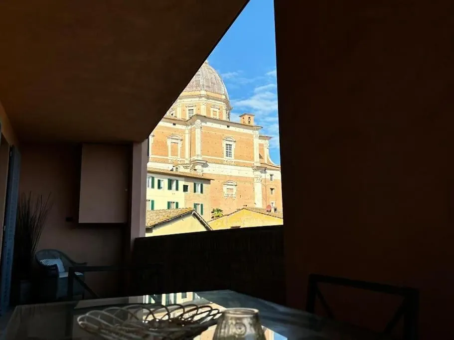 Lucherini 12 - Grande Appartamento Centro Siena 0*,  Italy
