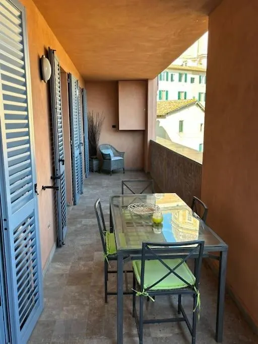 Lucherini 12 - Grande Appartamento Centro location
